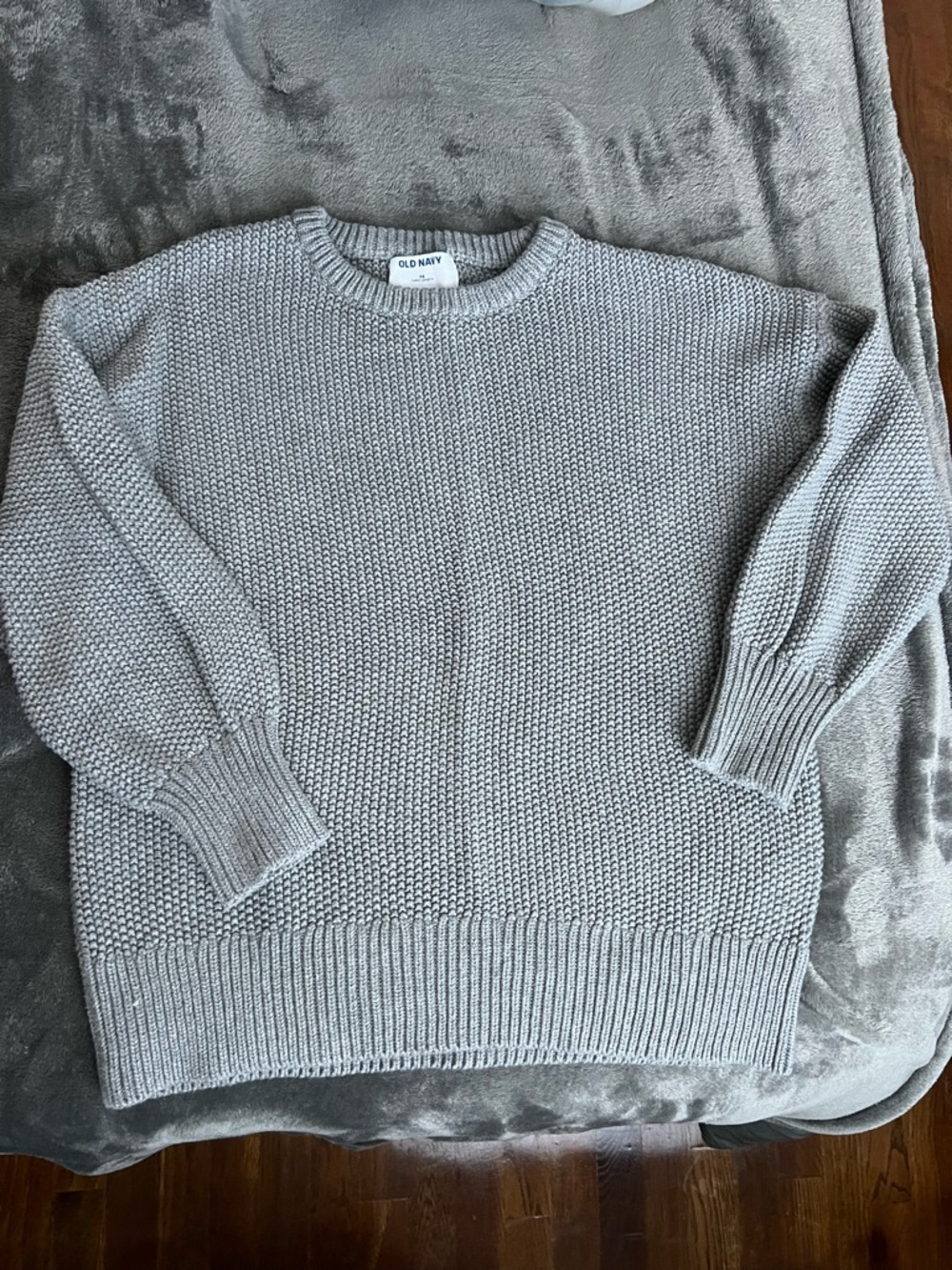Old Navy Women’s Crewneck Sweater in Gray